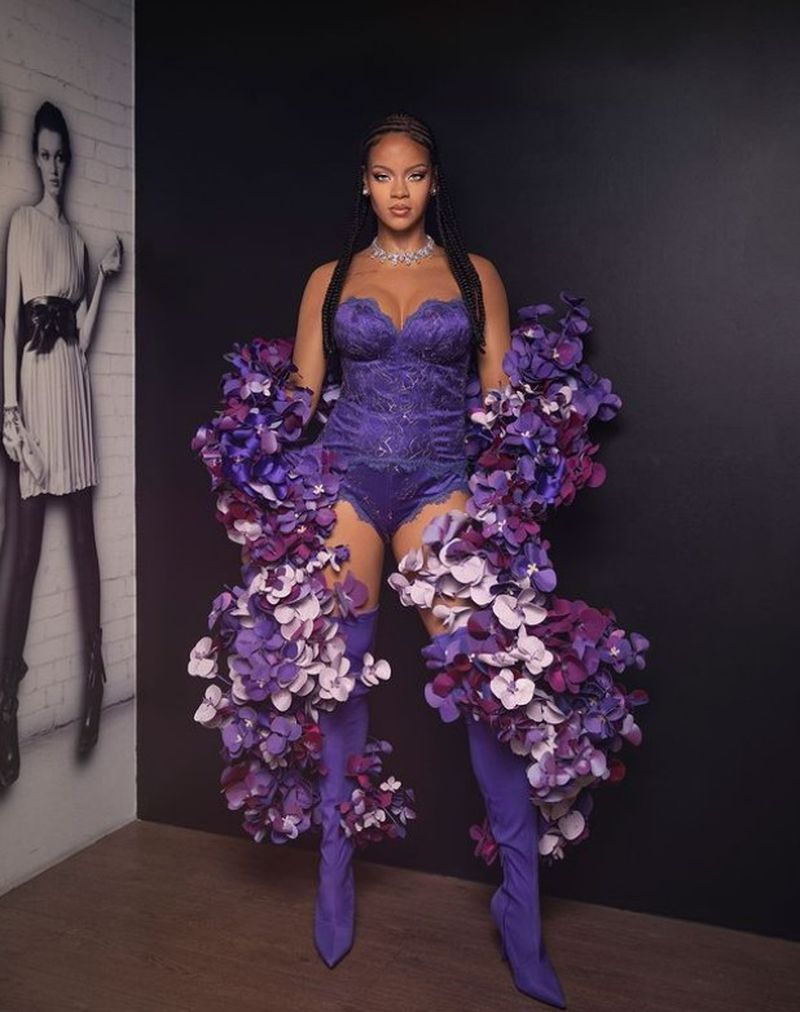 Anul acesta, în luna mai, cântăreața Rihanna a primit o nouă figurină Madame Tussauds în Amsterdam.