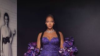 Anul acesta, &icirc;n luna mai, c&acirc;ntăreața Rihanna a primit o nouă figurină Madame Tussauds &icirc;n Amsterdam.