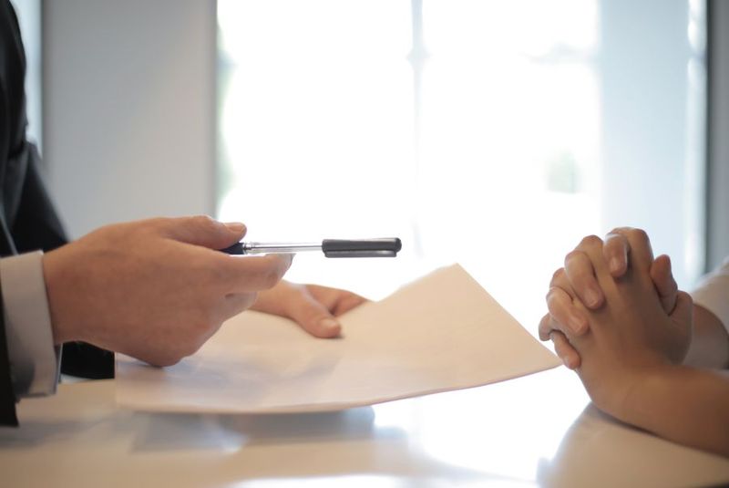 Fiecare specializare de la fiecare liceu are un cod unic, regăsit în broșurile din județul în care elevul dorește să se înscrie la liceu.