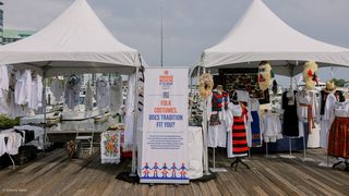 Expoziție de haine tradiționale rom&acirc;nești