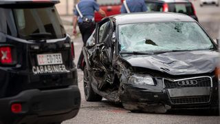 O româncă a ucis cu sânge rece o familie de turiști. Un copil de 2 ani, împreună cu tatăl și bunica, au murit striviți de roțile mașinii