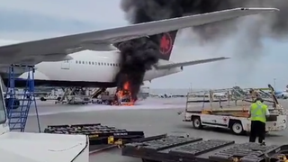 Un avion de linie, Air Canada, plin cu pasageri a luat foc la Montr&eacute;al după un zbor de la Geneva