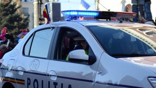 Situație revoltătoare într-o comună din România. Un bărbat și fiul său au fost bătuți în propria casă de un grup de indivizi