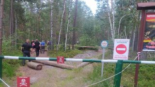 Mașina a lovit o mină și a explodat, iar t&acirc;nărul de 23 de ani a murit pe loc.