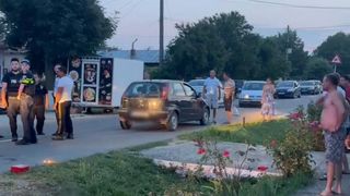 Un copil de 13 ani a murit, după ce a fost lovit de o mașină pe un drum din Prahova