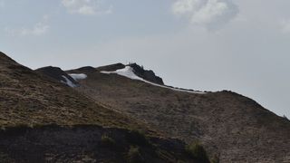 Un bărbat a căzut într-o prăpastie. Acesta încerca să facă o fotografie