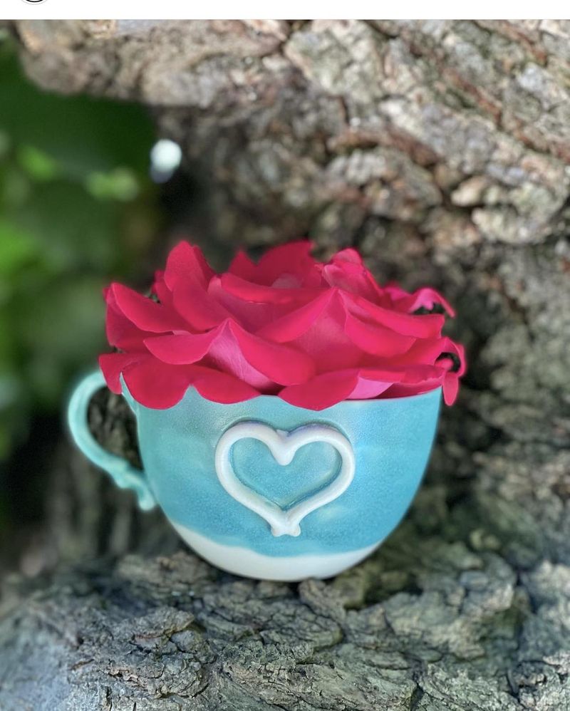 Produse realizate de Sorina Vajda în atelierul de ceramică.