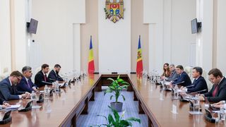 Guvernul României păstrează două cote de TVA