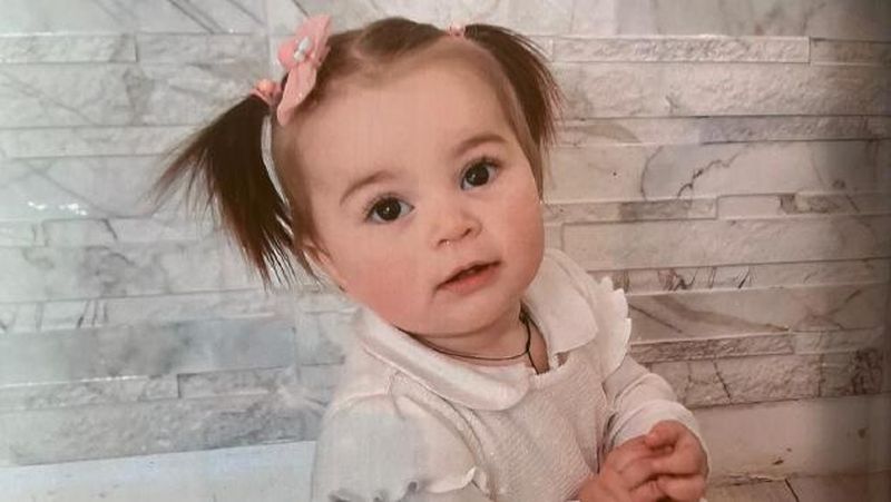 O fetiță de doar 16 luni și-a găsit sfârșitul într-o piscină gonflabilă. Durere fără margini într-o familie de moldoveni