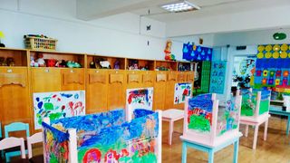 VIDEO- Un copil de nici doi ani a plecat dintr-o grădiniță, fără a fi observat. Acesta a fost găsit pe stradă