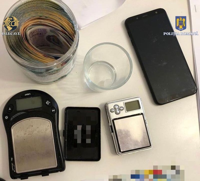 Traficanții de droguri, oameni lipsiți de scrupule! Cum se folosesc aceștia de copiii și obiectele lor pentru a face trafic 