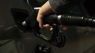 Se anunță o săptămână cu noi scumpiri la carburanți. Cât vor plăti acum șoferii