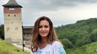 Cine este Natalia Intotero? 