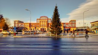 &Icirc;n drum spre Constanța, la oprire de la Fetești trenul a oprit, iar ambulanțele &icirc;i așteptau pe copii care leșinase sau acuzau stări de rău