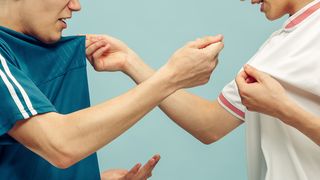 Pe o stradă din Ploiești, doi minori au avut o altercație