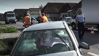 O bunică  a adormit la volan și a provocat un accident mortal. Fiica și-a pierdut viața, iar nepoții au fost răniți