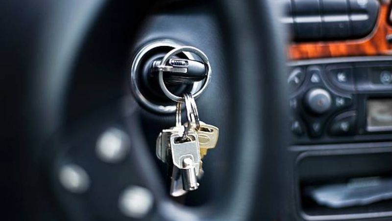 Gestul neașteptat făcut de un român. I-a cerut fostei iubite să se mai întâlnească încă o dată, apoi i-a furat mașina