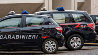 Gestul neașteptat făcut de un rom&acirc;n. I-a cerut fostei iubite să se mai &icirc;nt&acirc;lnească &icirc;ncă o dată, apoi i-a furat mașina