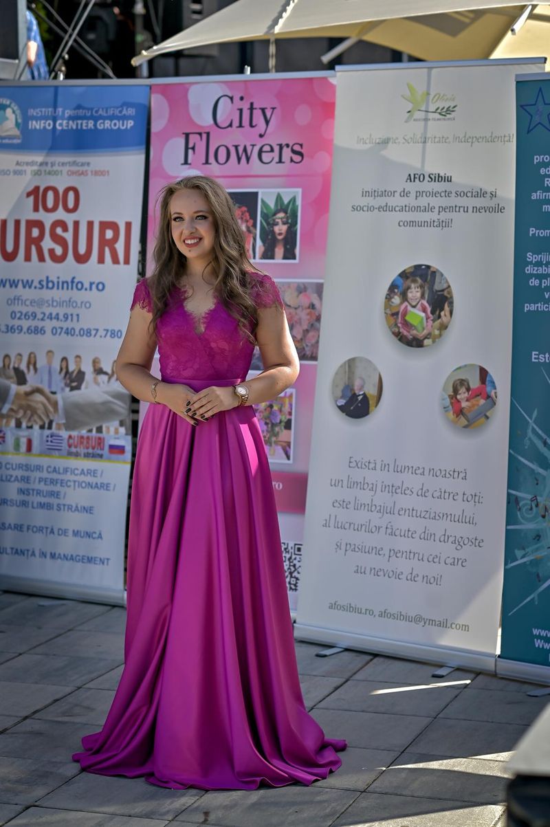 Olivia Pădurean, șefă de promoție