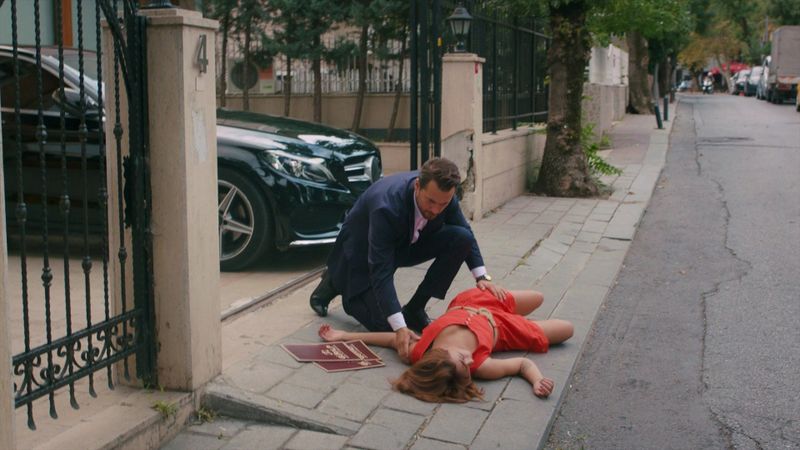 În această seară, de la ora 19:00, în “Dragoste și speranță”, la Kanal D2,  Zeynep, noi orizonturi