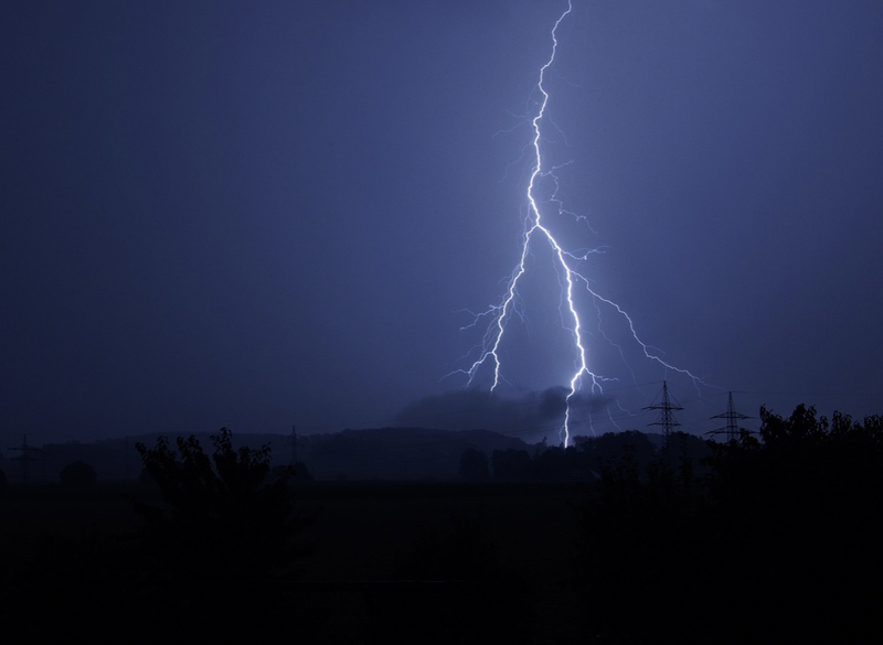 Un tânăr din Dolj a fost găsit fără viață, pe un câmp. Acesta ar fi fost lovit de un fulger.