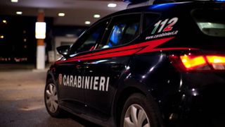 Scene de coșmar în Genova! Un român a încercat să omoare un conațional. Bărbatul a fost atacat cu un topor