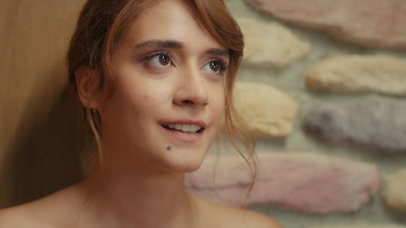 În această seară, de la ora 19:00, în “Dragoste și speranță'', la Kanal D2, Handan, față în față cu Elif