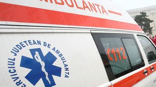 O femeie a fost rănită &icirc;n timpul furtunii care a făcut ravagii &icirc;n orașul Buzău. Mai multe autoturisme au fost avariate 