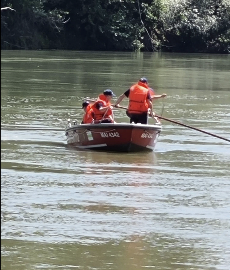 Trupul adolescentului de 16 ani, dispărut în apele Prutului, a fost găsit după patru zile de căutări