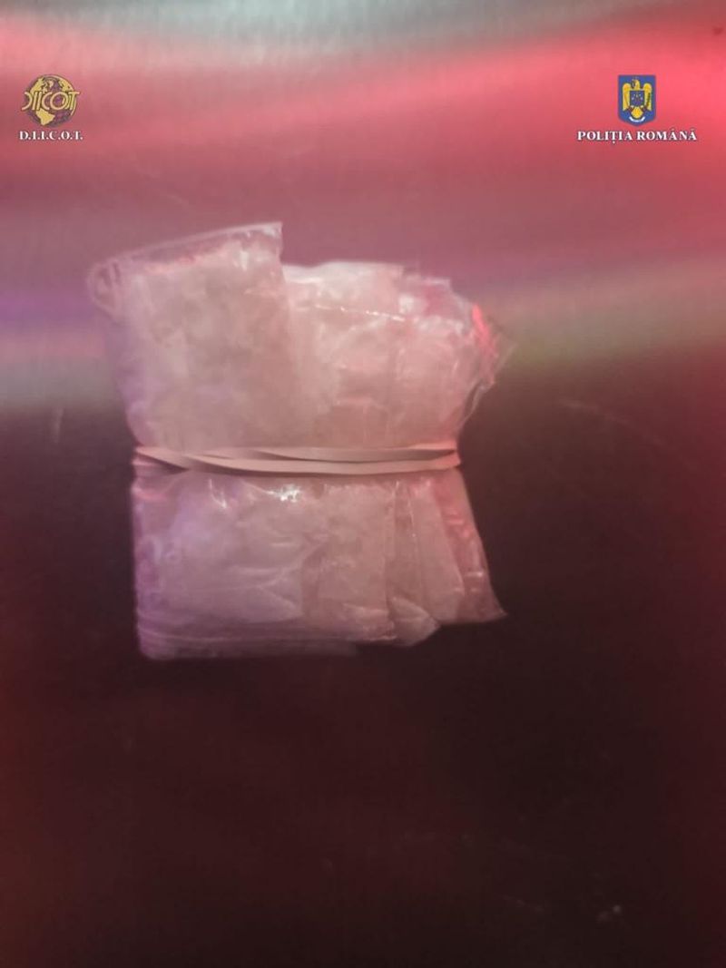 România, țara celor mai periculoase tentații. Tot mai mulți tineri și minori prinși cu substanțe interzise 