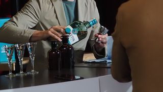 Claudiu Văcăruș este c&acirc;știgătorul titlului de &ldquo;Cel mai bun barman din Rom&acirc;nia&rdquo;.