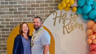 Cerere &icirc;n căsătorie inedită, la camera de gardă. O t&acirc;nără a fost cerută de soţie pe patul de spital. Logodna inițială&nbsp;a fost &icirc;ntreruptă de atacul unui bizon