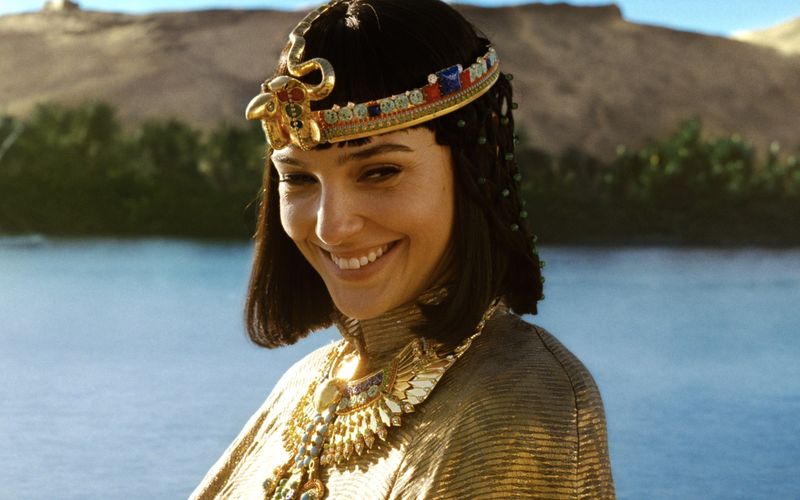 Gal Gadot în rol de Cleopatra