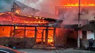 Un motel și un restaurant au fost distruse &icirc;n urma incendiului
