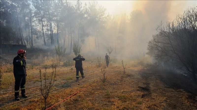 Insula Rhodos, mistuită de incendiile violente care se extind în Grecia - HARTA