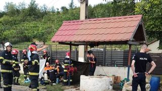 Trei bărbați din Buzău au fost scoși dintr-o f&acirc;nt&acirc;nă. Unul dintre ei a fost declarat decedat