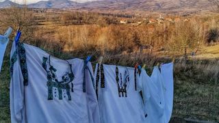 O noapte de cazare la Casa Glod costă &icirc;ntre 250 lei și 320 de lei.