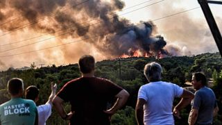 Ce se va &icirc;nt&acirc;mpla cu turiștii rom&acirc;ni, care se află &icirc;n zonele afectate de incendiile din Rodos. ,,Se lucrează pentru ca toţi turiştii să poată avea parte de o experienţă plăcută''