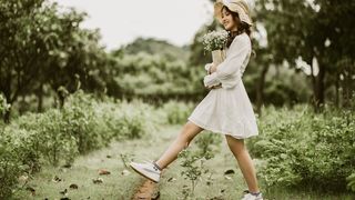 Vezi aici top 3 ținute pe care le poți purta la un picnic în parc alături de partenerul tău!