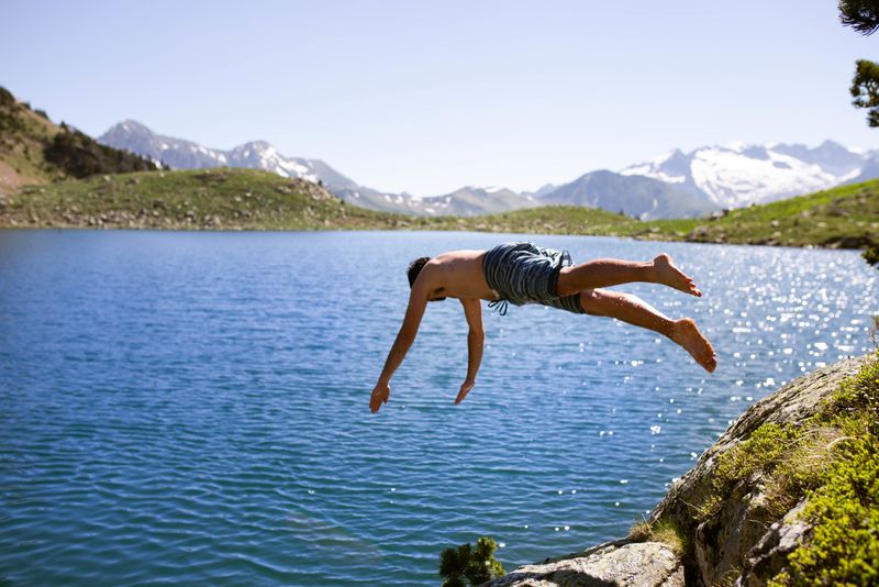 Tânărul a mers la scufundări împreună cu prietenii