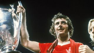 Trevor Francis a murit. Marele fotbalist a încetat din viață la 69 de ani