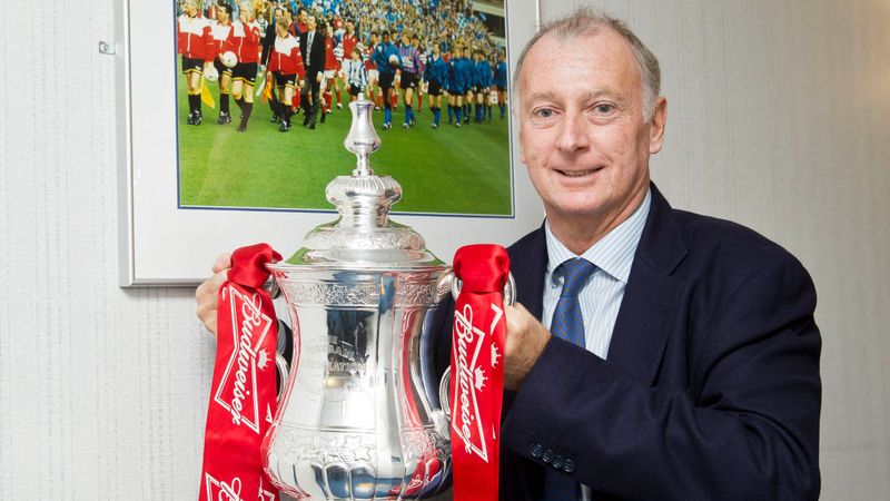 Trevor Francis a murit. Marele fotbalist a încetat din viață la 69 de ani