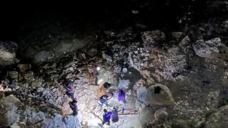 Yesim Demir a alunecat de pe o st&acirc;ncă 