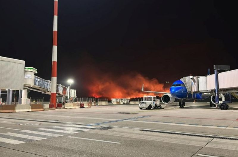 Operatorul aeroportului a precizat într-un mesaj pe Twitter cu puțin timp înainte de ora 09:00 GMT că doar un număr limitat de zboruri de plecare va fi permis "pentru moment"