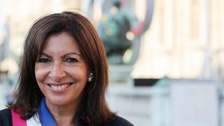 Primarul Parisului, Anne Hidalgo, alături de Kylian Mbappe