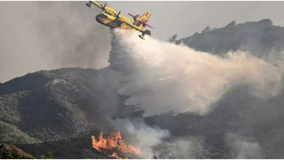 Un avion de stingere a incendiilor s-a prăbușit în Grecia. Soarta piloților este necunoscută