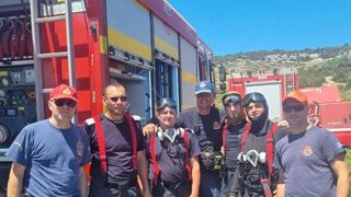 &Icirc;n total &icirc;n Grecia sunt 130 de pompieri rom&acirc;ni, 52 fiind &icirc;n Rodos iar restul &icirc;n zona Atenei.