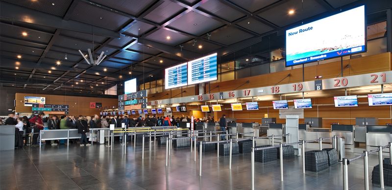 Grevă la Ryanair. Mai multe zboruri vor fi afectate de protestul piloților din Belgia. Avertismentul MAE