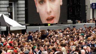 Sin&eacute;ad O&rsquo;Conno - artistă