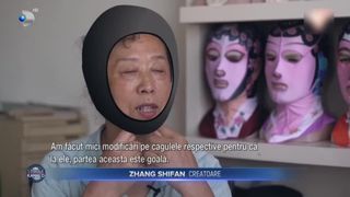 Facekini, noul accesoriu la plajă. Masca seamănă cu cagulele de schi: acoperă fața și g&acirc;tul, lăs&acirc;nd la vedere doar ochii gura și v&acirc;rful nasului